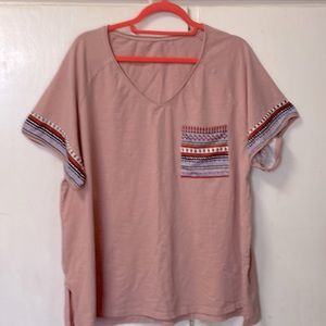2X dusty pink t-shirt with boho vibe and pocket/sleeve accents